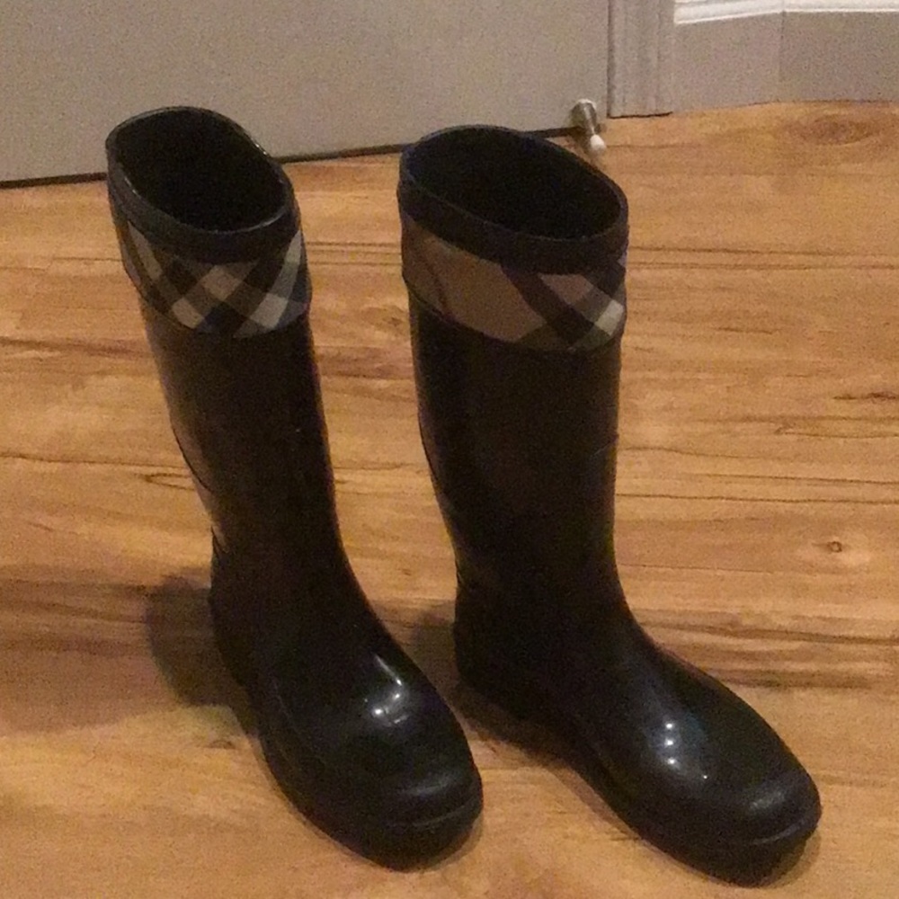 Burberry - Picture 4 of 5